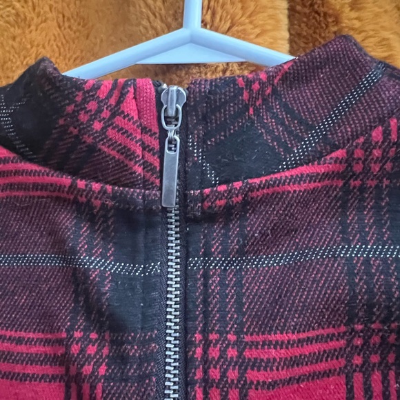 Smart Set Cropped Plaid Top - Picture 3 of 6